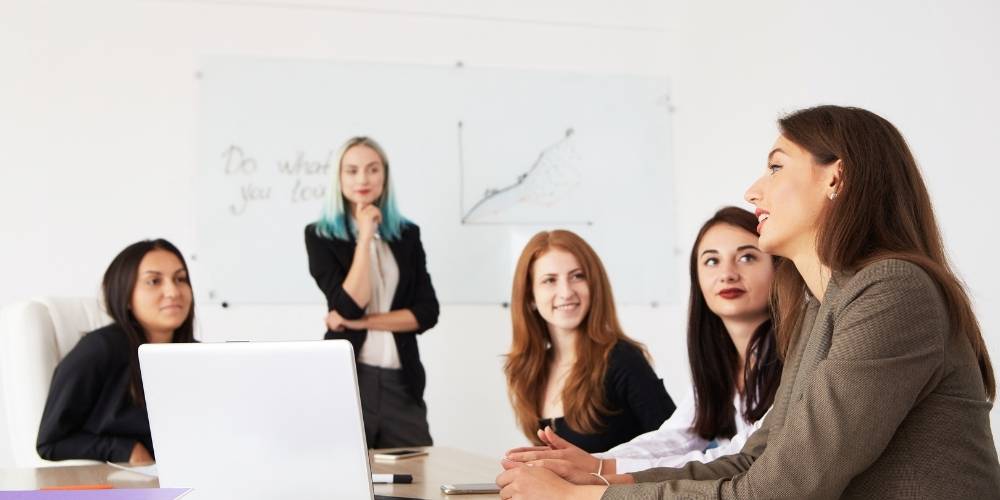 Apa Itu HRIS : Pengertian & Cara Kerja HRIS